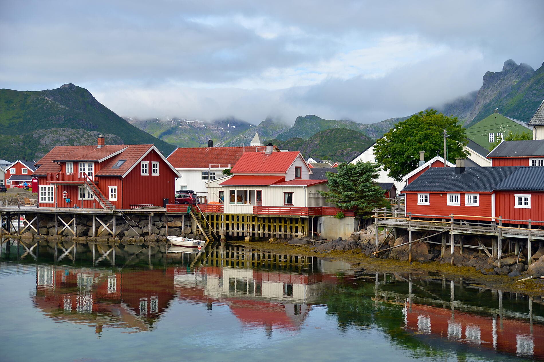 Autumn Splendours: From Lofoten to the Norwegian Fjords 